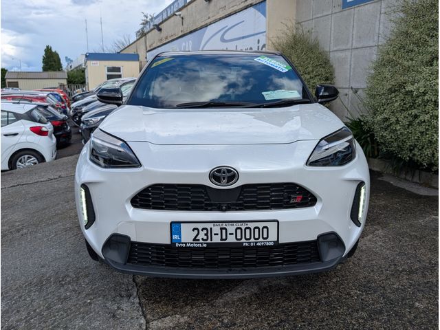 Image for 2023 Toyota Yaris Cross GR SPORT HYBRID AUTOMATIC 1.5 PETROL //LOW MILES//360 PARKING CAMERAS//KEYLESS ENTRY//ADAPTIVE CRUISE CONTROL//