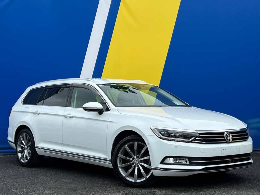 Image for 2019 Volkswagen Passat HIGHLINE 2.0 TDI AUTO // LEATHER HEATED & COOLED SEATS // MULTIMEDIA DISPLAY // 360 DEGREE SURROUND PARKING SENORS