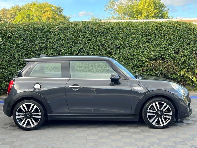Image for 2019 Mini Cooper SD 2.0 AUTO // ADAPTIVE CRUISE CONTROL // BLUETOOTH MUSIC // 17” DIAMOND CUT ALLOYS