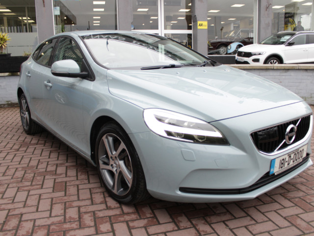 Image for 2018 Volvo V40 2018 VOLVO V40