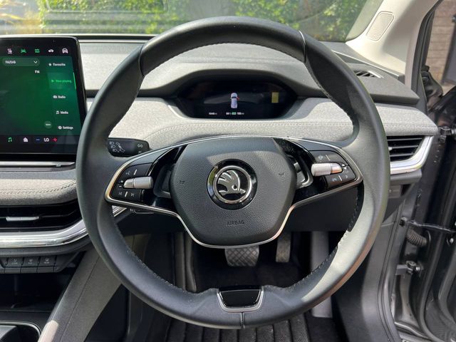 Image for 2025 Skoda Enyaq 52 KWH // VERY LOW MILEAGE // APPLE CARPLAY/ANDROID AUTO // DIGITAL CLUSTER