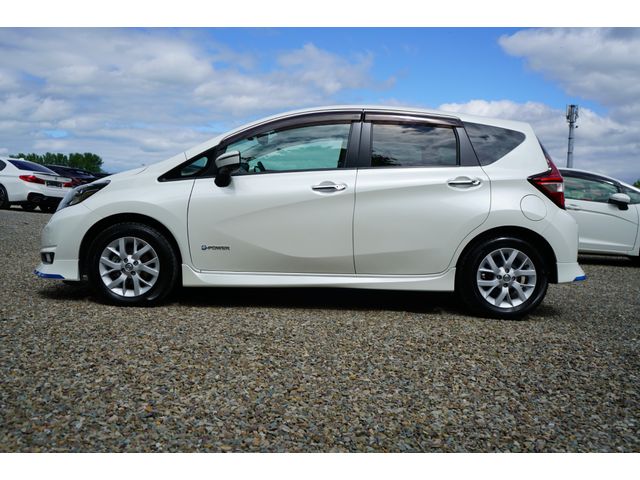 Image for 2018 Nissan Note E-power