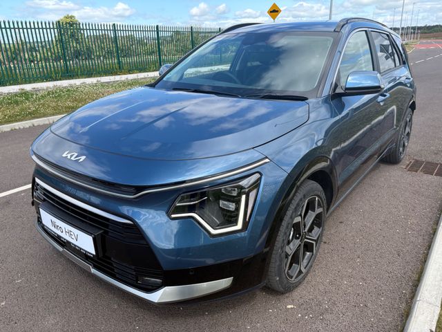 Image for 2025 Kia Niro Phev Special Edition SHOWROOM 5DR Auto, Bluetooth, Sat Nav, Reversing Camera, Climate Control, Heated Seats, Selectable Drive Mode, Parking Sensors, Blind Spot Detection, 7 year warranty, 3 years AA 