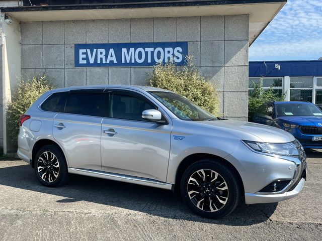 Image for 2018 Mitsubishi Outlander PHEV G LIMITED 4WD AUTOMATIC HYBRID 2.0 PETROL //HIGH SPEC//LOW MILES//HALF LEATHER HEATED SEATS//HEATED STEERING WHEEL//ADAPTIVE CRUISE CONTROL//KEYLESS ENTRY//