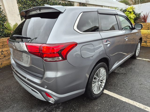 Image for 2020 Mitsubishi Outlander 2.4 PHEV / INTENSE SAFETY PACK / HIGH SPEC / TAX €160 (202 REG)