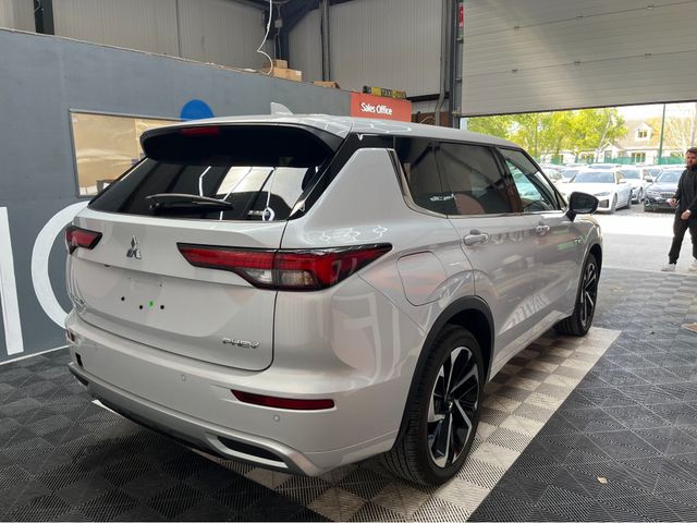 Image for 2024 Mitsubishi Outlander €45950 2024 MITSUBISHI OUTLANDER 4WD PHEV 2.4 AUTOMATIC / CRUISE CONTROL / 360° CAMERA / ELECTRIC MEMORY & HEATED SEATS / HEATED STEERING WHEEL / PANORAMIC SUNROOF / 7 SEATS OPTION / PADDLE SHIFTER