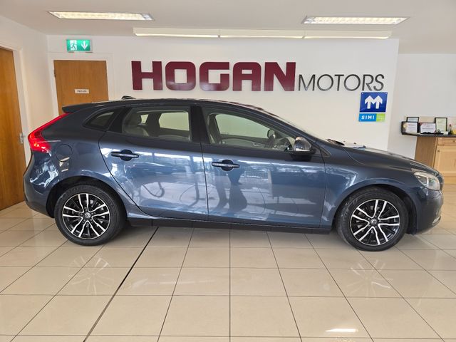 Image for 2017 Volvo V40 D2 MOM ED 5DR