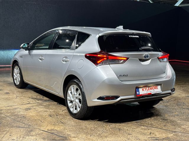 Image for 2017 Toyota Auris 1.8 HYBRID - 16'' FACTORY ALLOYS - HALF BLACK LEATHER -PUSH BUTTON STOP/START - REAR CAMERA