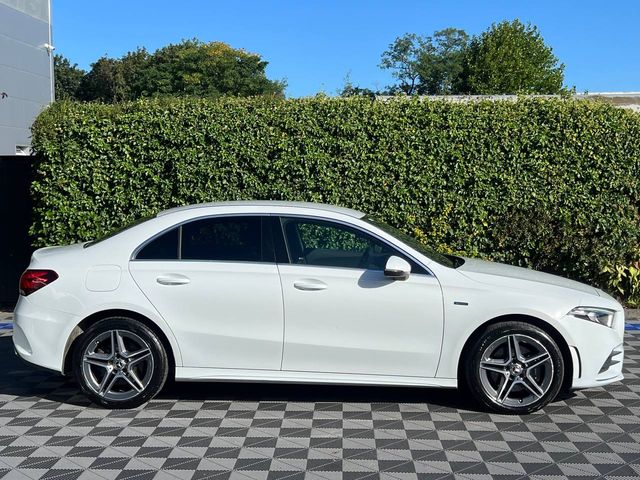 Image for 2021 Mercedes-Benz A Class A250e AMG-LINE 1.3 HYBRID // 18" DIAMOND CUT ALLOYS // REVERSE CAMERA // CRUISE CONTROL
