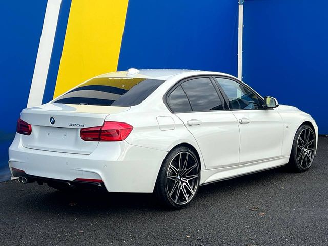Image for 2018 BMW 3 Series 320d M-SPORT COMPETITION PACK // LEATHER POWERED HEATED SEATS // SPORT+ MODE // REVERSE CAMERA // NEW 20" M3 COMP ALLOYS