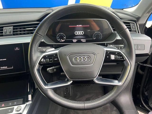Image for 2021 Audi e-tron 50 QUATTRO RS-PERFORMANCE // NEW 22" RSQ ALLOYS // ADAPTIVE AIR SUSPENSION // APPLE CARPLAY/ANDROID AUTO