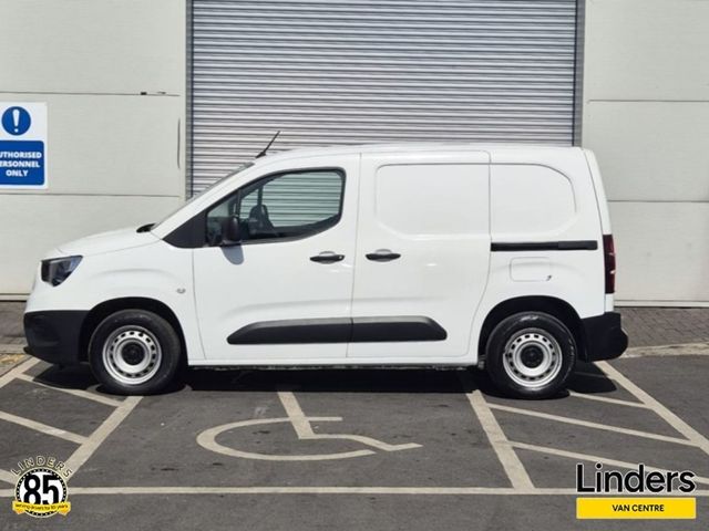 Image for 2021 Opel Combo 3 SEATS ONE OWNER
