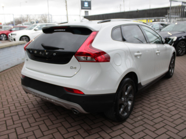 Image for 2016 Volvo V40 Cross Country 2.0D4 CROSSCOUNTRY 5DR HATCHBACK AUTO HUGE SPEC // 1 OWNER CAR // AS NEW CONDITION THROUGHOUT // BUY WITH CONFIDENCE AA AND SIMI APPROVED DEALER 2026 // FINANCE ARRANGED //