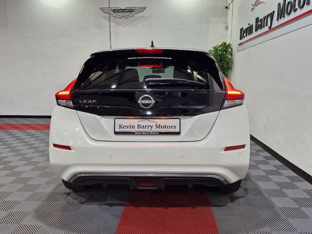 Image for 2023 Nissan Leaf EV TEKNA (40KW BATTERY) AUTOMATIC **TOP SPEC / APPLE CARPLAY / BLIND SPOT ASSIST / BOSE PREMIUM SOUND / HEATED F&R SEATS / HEATED STEERING WHEEL / SAT NAV / 360 DEGREE PARKING CAMERA**