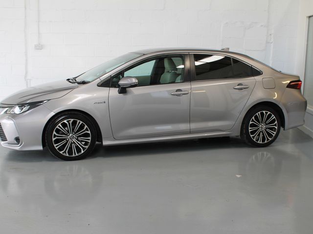 Image for 2019 Toyota Corolla Hybrid Luna Sport SA 4DR Auto