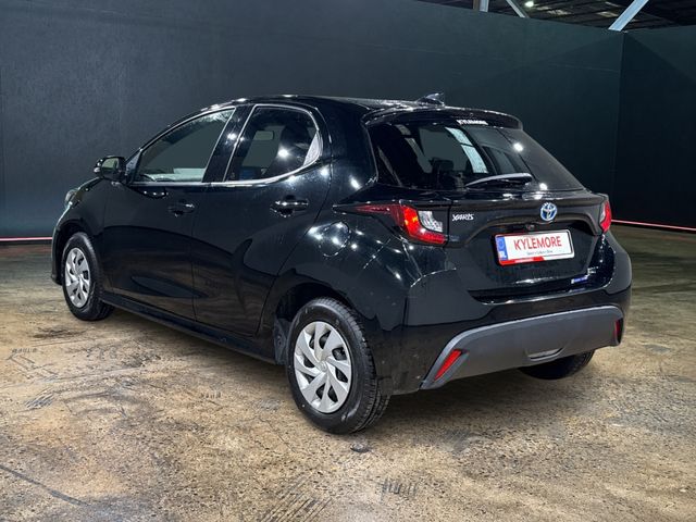 Image for 2023 Toyota Yaris 1.5 HYBRID AUTOMATIC - PUSH BUTTON START/STOP - CRUISE CONTROL - REAR CAMERA