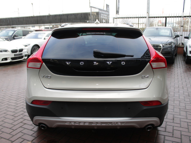 Image for 2018 Volvo V40 Cross Country 2.0D4 CROSS COUNTRT EDITION 5DR HATCHBACK AUTO // STUNNING 1 OWNER CAR IN MINT CONDITION // BUY WITH CONFIDENCE AA AND SIMI APPROVED DEALER 2025 // FINANCE ARRANGED // ALL TRADE INS WELCOME //