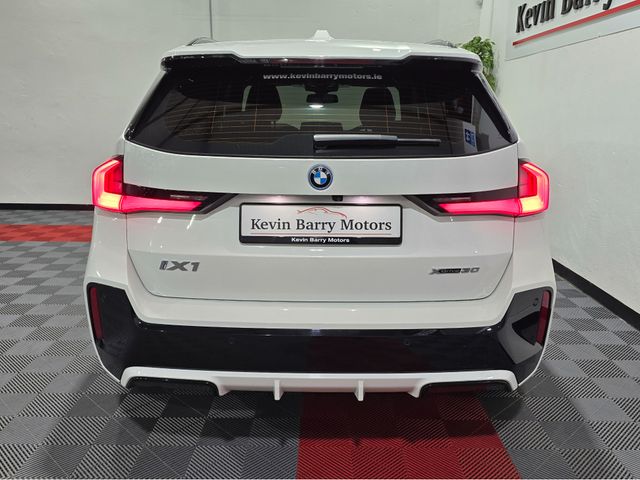 Image for 2023 BMW iX1 30 M SPORT X-DRIVE AUTOMATIC **ONE OWNER / TOP SPEC / APPLE CARPLAY / COMFORT ACCESS / ELECTRIC BOOTLID / HEATED FRONT SEATS / REVERSE CAMERA / WIRELESS PHONE CHARGING / BMW WARRANTY UNTIL 12/2026**