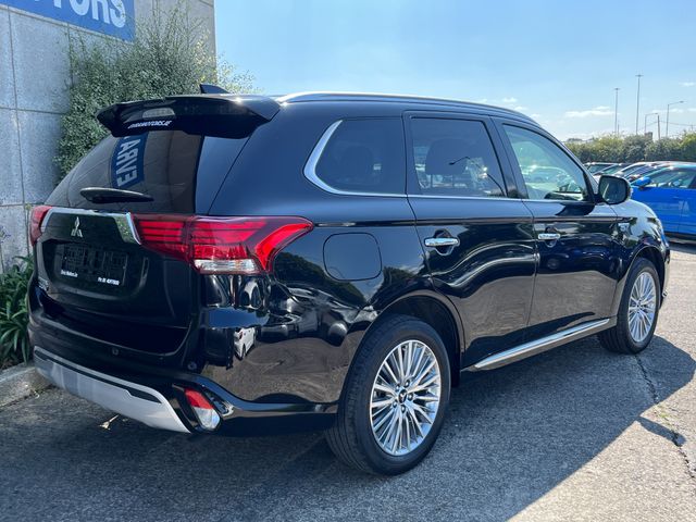 Image for 2021 Mitsubishi Outlander G 4WD PHEV HYBRID 2.4 PETROL //HIGH SPEC//LOW MILES//HALF LEATHER HEATED ELECTRIC SEATS//REVERSE CAMERA//HEATED STEERING WHEEL//KEYLESS ENTRY//ADAPTIVE CRUISE CONTROL//