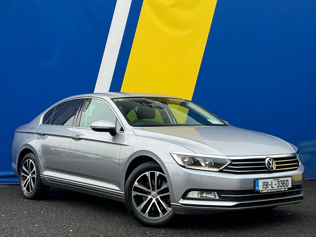 Image for 2019 Volkswagen Passat HIGHLINE 1.4 TSI // LEATHER/ALCANTARA HEATED SEATS // PARKING SENSORS // DUAL ZONE CLIMATE CONTROL