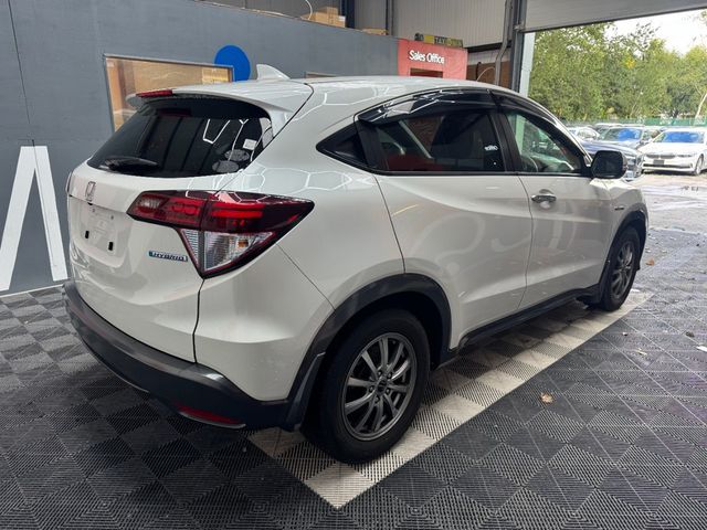 Image for 2016 Honda Vezel 2016 HONDA VEZEL HYBRID X 1.5 AUTOMATIC / CRUISE CONTROL / REVERSE CAMERA / HEATED SEATS / PADDLE SHIFTERS AND MORE