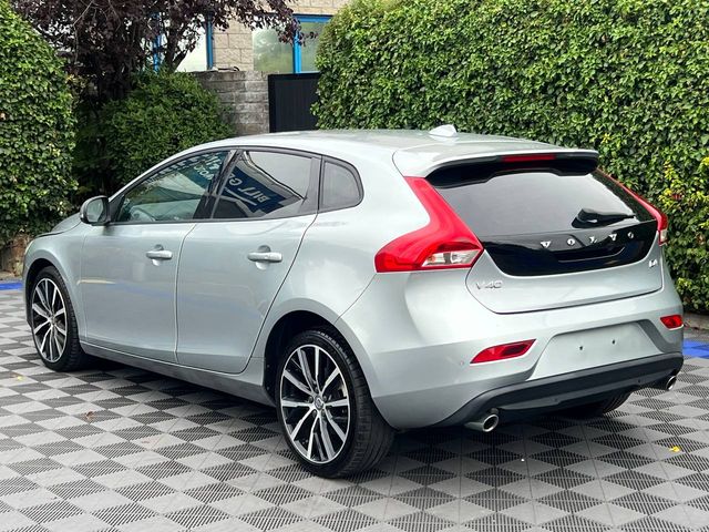 Image for 2018 Volvo V40 D4 AUTO DYNAMIC EDITION 2.0 D // HEATED SEATS // ADAPTIVE CRUISE CONTROL // REVERSE CAMERA 