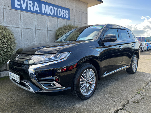 Image for 2021 Mitsubishi Outlander G 4WD PHEV HYBRID AUTOMATIC 2.4 PETROL //HIGH SPEC//LOW MILES//HALF LEATHER HEATED SEATS//HEATED STEERING WHEEL//KEYLESS ENTRY//REVERSE CAMERA//