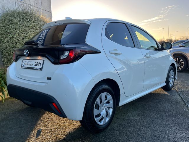 Image for 2021 Toyota Yaris X HYBRID 1.5 AUTOMATIC PETROL //KEYLESS ENTRY//REVERSE CAMERA//ADAPTIVE CRUISE CONTROL//