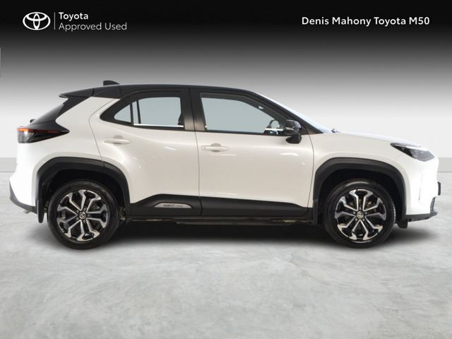 Image for 2023 Toyota Yaris Cross Hybrid Luna Sport Auto