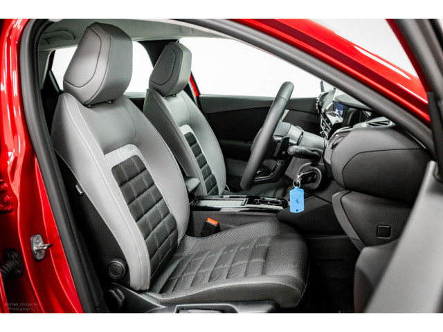 Image for 2025 Citroen C4 X PLUS Hybrid Auto 145HP