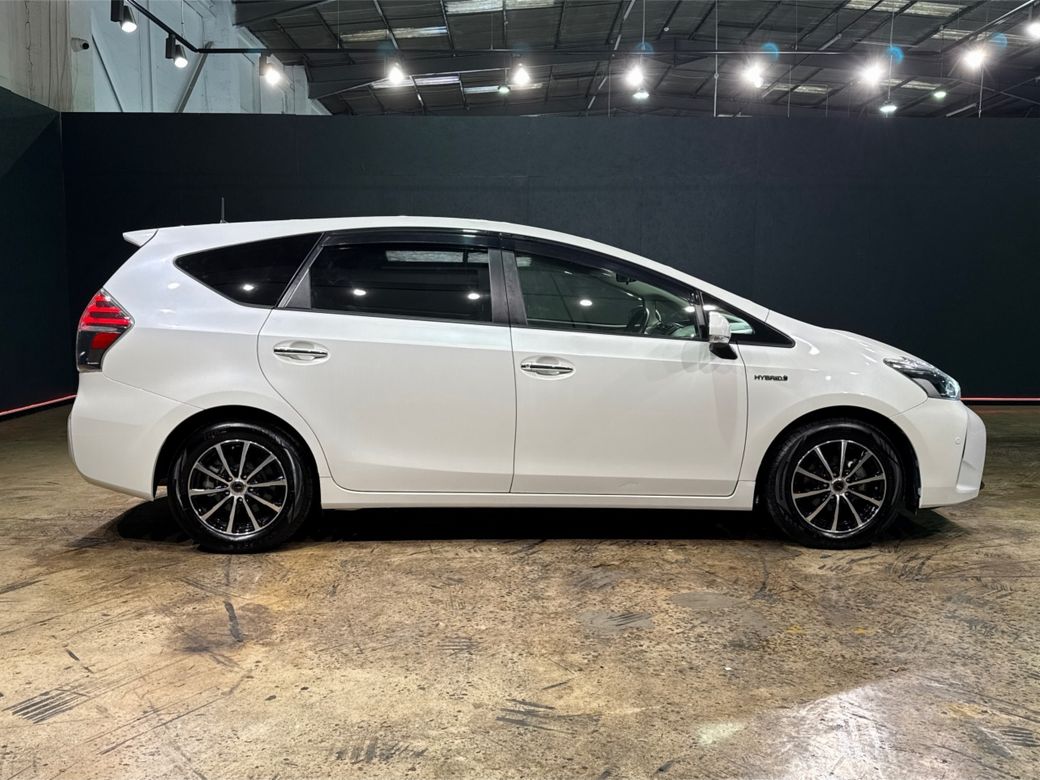 Image for 2019 Toyota Prius Alpha HYBRID 1.8 AUTOMATIC - REVERSE CAMERA - CRUISE CONTROL - DIAMOND CUT AFTERMARKET ALLOY WHEELS