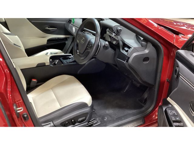 Image for 2023 Lexus ES 300h 2.5 HYBRID PREMIUM EDITION AUTOMATIC **ONE OWNER / ACTIVE RADAR CRUISE CONTROL / ELECTRIC SUNROOF / FULL CREAM LEATHER / HEATED SEATS & STEERING WHEEL / SAT NAV / REVERSE CAMERA**
