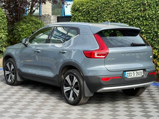 Image for 2022 Volvo XC40 T4 CORE 1.5 HYBRID // DIAMOND CUT ALLOYS // PARKING SENSORS // APPLE CARPLAY/ANDROID AUTO