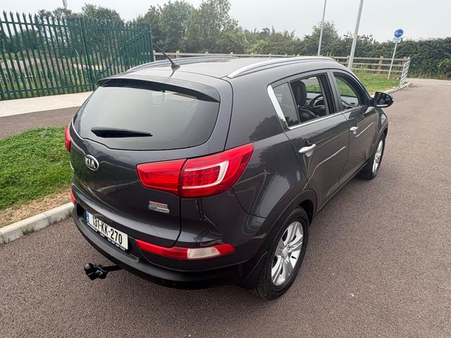 Image for 2013 Kia Sportage Platinum, Air Conditioning, Multi-Function Steering Wheel, USB Connection, Rear Parking Sensors, Bluetooth, Alloy Wheels, panoramic roof