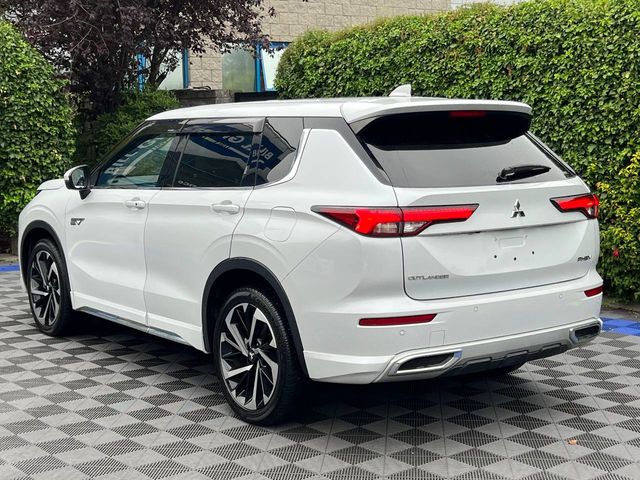 Image for 2022 Mitsubishi Outlander 7-SEATER 2.4 HYBRID AUTO ** HUGE SPEC ** // MASSAGE HEATED & POWERED SEATS // 360 PARKING CAMERAS // HEADS-UP DISPLAY