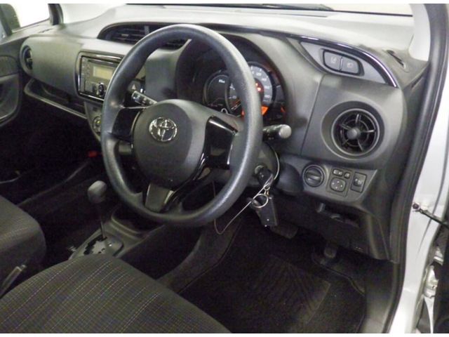 Image for 2017 Toyota Vitz 1.0 VVT-i 5Dr Luna