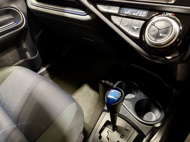 Image for 2015 Toyota Aqua 152 S