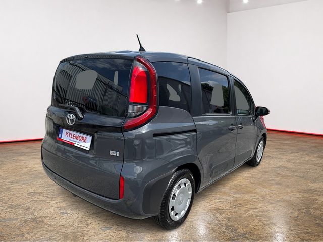 Image for 2023 Toyota Sienta 1.5 HYBRID AUTOMATIC 7 SEATER - POWER SLIDING DOORS - PUSH BUTTON STOP/START - CRUISE CONTROL - BLIND SPOT MONITORING - REAR CAMERA