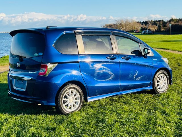 Image for 2014 Honda Freed 1.5 HYBRID AUTOMATIC 7 SEATER 