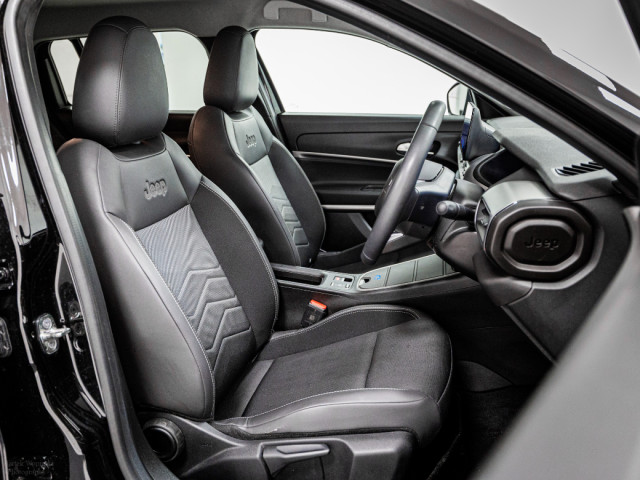 Image for 2024 Jeep Avenger Summit 54kWh Auto 155HP