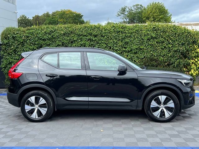 Image for 2023 Volvo XC40 T4 PLUS RECHARGE 1.5 HYBRID // HEATED SEATS // APPLE CARPLAY/ANDROID AUTO// DIAMOND CUT ALLOYS
