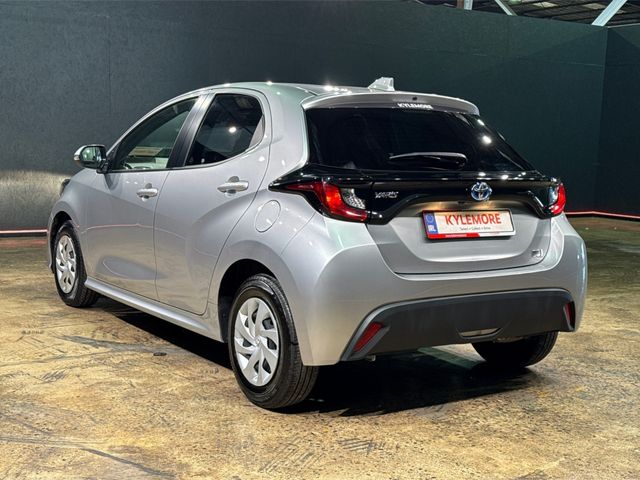 Image for 2023 Toyota Yaris HYBRID 1.5 AUTOMATIC - CRUISE CONTROL - REAR CAMERA - A/C HEATING CONTROLS