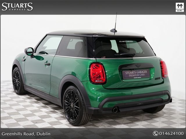 Image for 2023 Mini Cooper COOPER 2DR 1.5 PETROL AUTO*BRITISH RACING GREEN, FULL LEATHER, HEATED SEATS, KEYLESS ENTRY & START, REAR CAMERA, PDC, APPLE CARPLAY / ANDROID AUTO, BLACK ROOF & MIRROR CAPS*