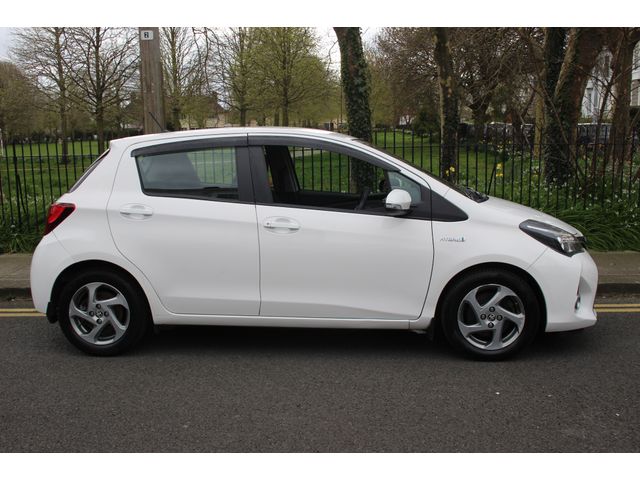 Image for 2016 Toyota Yaris Hybrid Luxury MC 5DR Auto