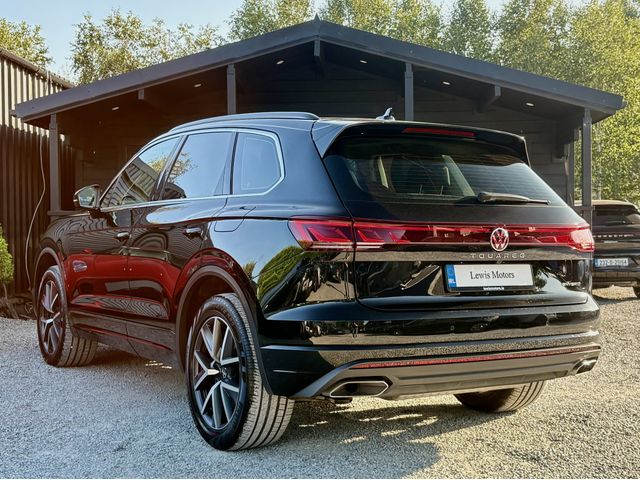 Image for 2024 Volkswagen Touareg 3.0TSI HYBRID ELEGANCE 381BHP, TILT AND SLIDE PAN ROOF, I. Q HEADLIGHTS, 4 ZONE CLIMATE CONTROL, KEYLESS ACCESS, AMBIENT LIGHTING