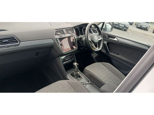Image for 2024 Volkswagen Tiguan LIFE 2.0TDI DSG 150HP **REAR VIEW CAMERA, APP CONNECT, ADAPTIVE CRUISE CONTROL**
