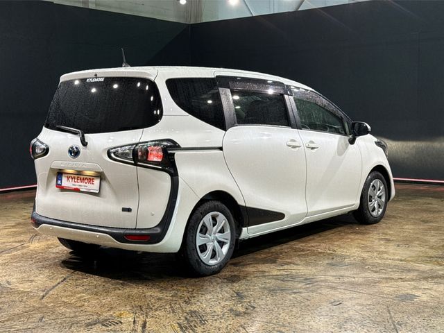 Image for 2021 Toyota Sienta 1.5 HYBRID 7 SEATER - PUSH BUTTON START/STOP - REAR CAMERA