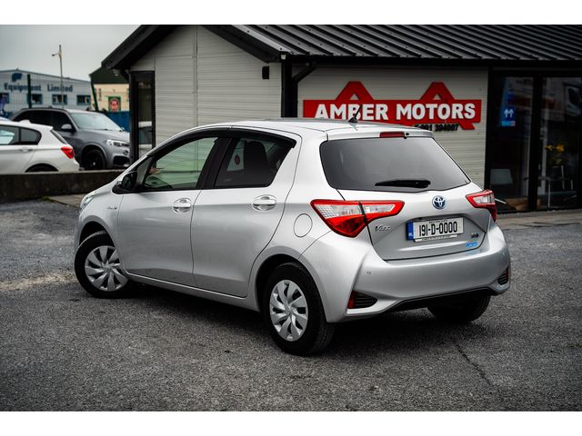 Image for 2019 Toyota Yaris Hybrid Luna