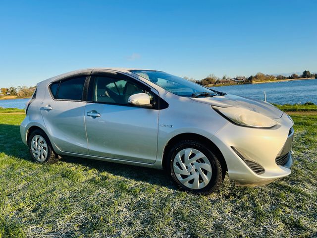 Image for 2017 Toyota Aqua DAA-NHP10