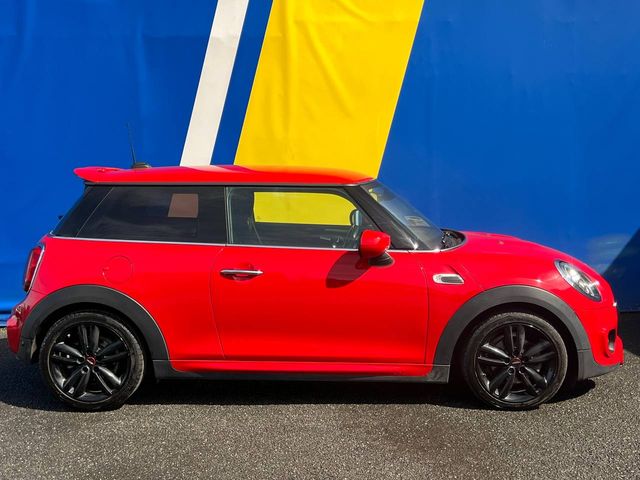 Image for 2021 Mini Cooper SPORT JOHN COOPER WORKS PACK 1.5 // SPORT INTERIOR // HEATED SEATS // CLIMATE CONTROL